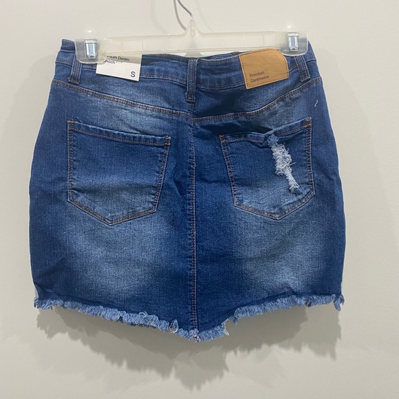 Mini jean skirt - Picture 2 of 2